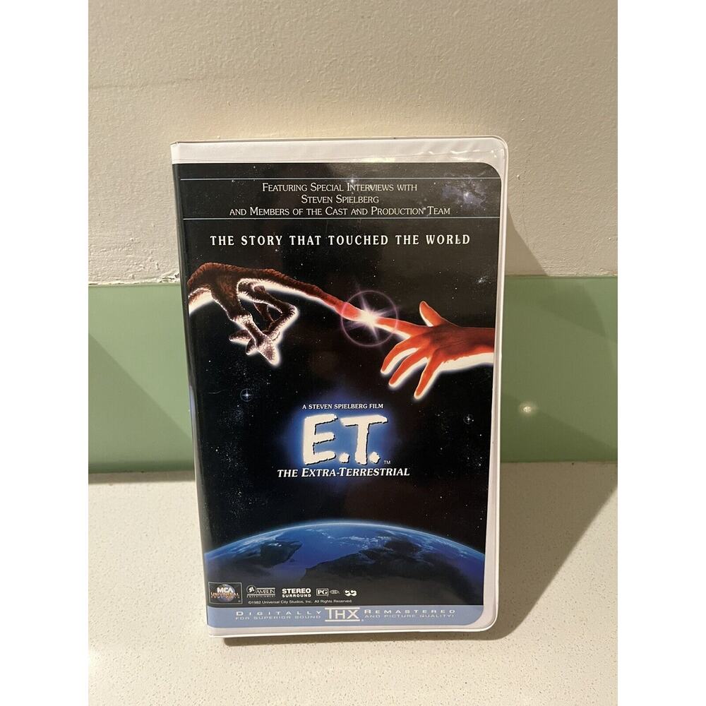 ET VHS The Extra-Terrestrial 1996 Remastered Film E.T. Clamshell Spielberg 1982